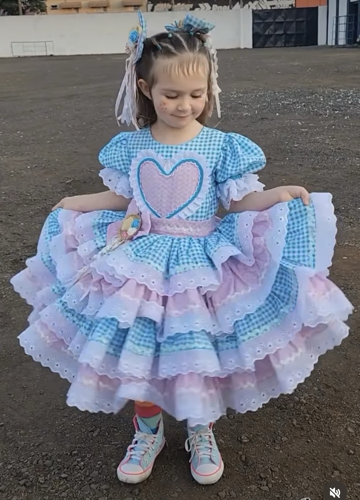 Vestido junino azul e rosa